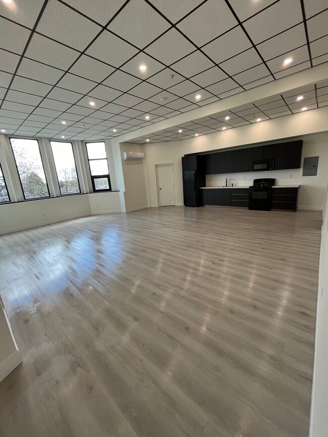 67 Sand Creek Rd, Unit 1