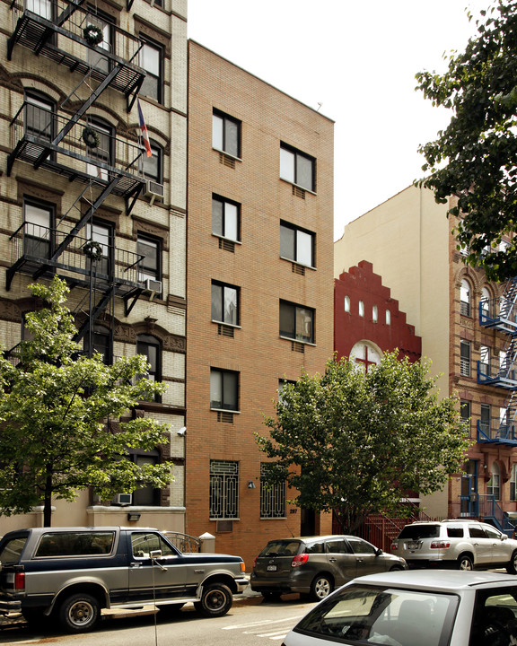 287 E Fourth St in New York, NY - Building Photo