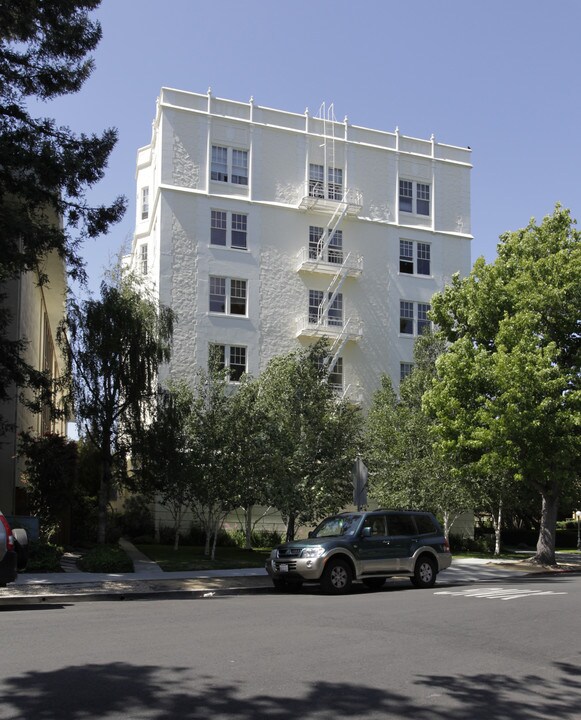 The Chateau Apartments in Burlingame, CA - Foto de edificio