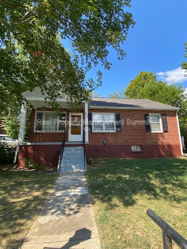 302 Archer St in Staunton, VA - Building Photo - Building Photo