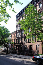 314 W 19th St in New York, NY - Building Photo - Building Photo