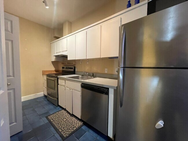 property at 3 Spruce St