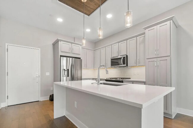 2401 Euclid Ave in Charlotte, NC - Foto de edificio - Building Photo