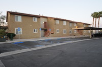 Desert Breeze Villas in Blythe, CA - Foto de edificio - Building Photo