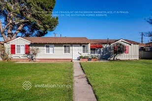 547 S Yorba St in Orange, CA - Building Photo