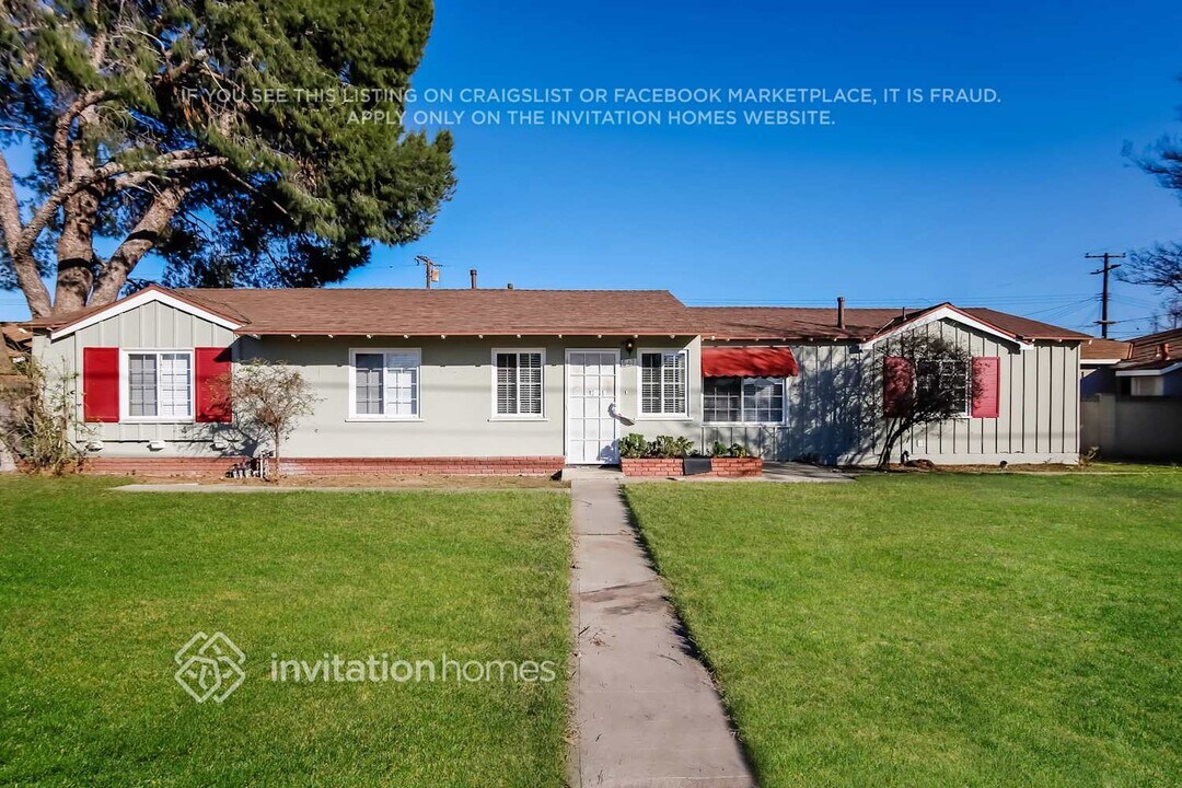 547 S Yorba St in Orange, CA - Foto de edificio