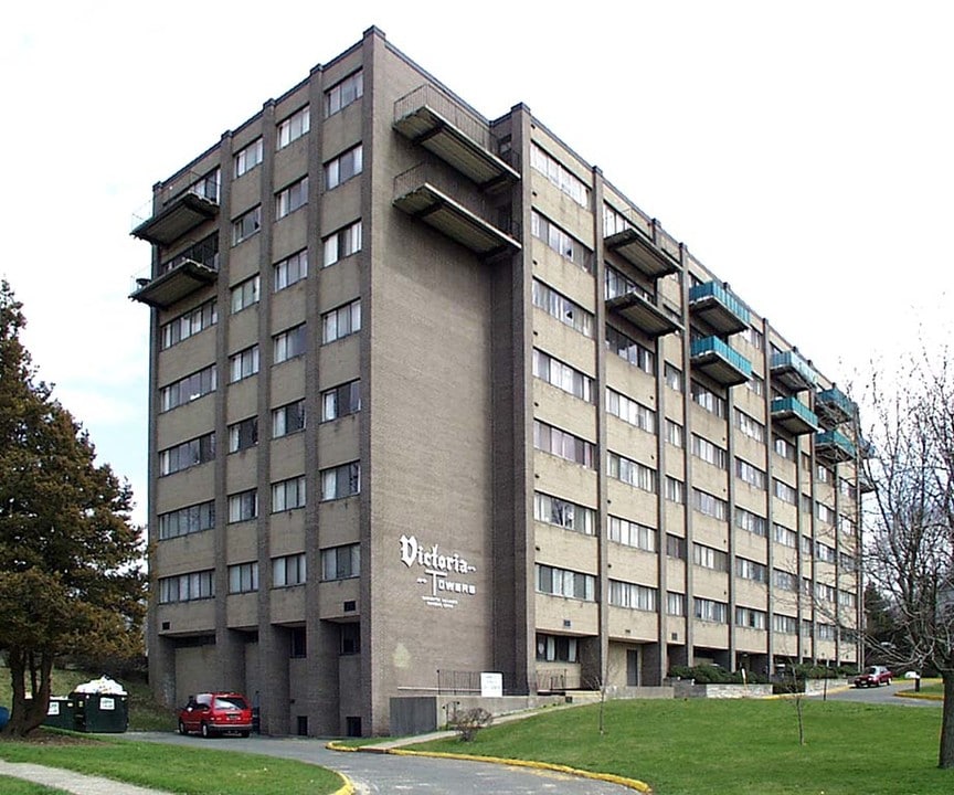 Victoria Towers in Meriden, CT - Building Photo