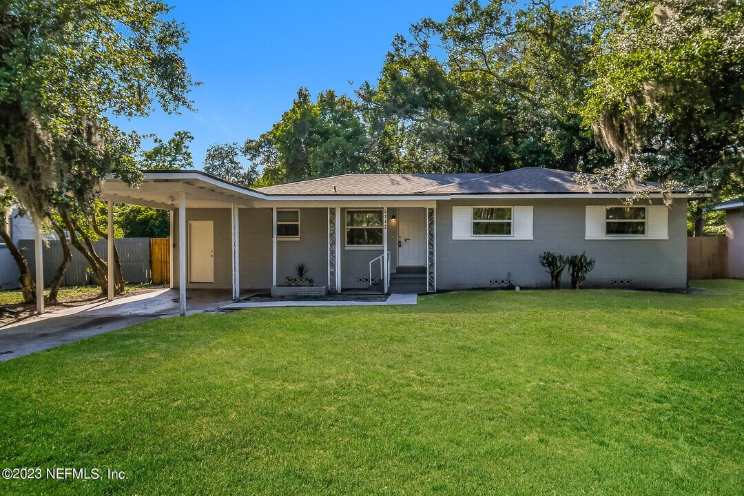 5742 Norde Dr W in Jacksonville, FL - Building Photo