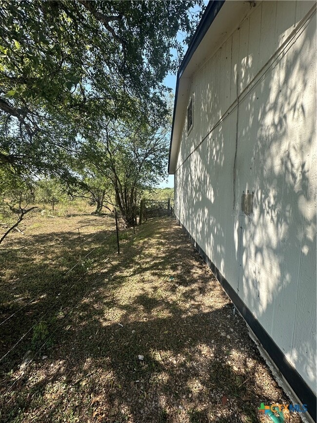 19221 San Marcos Hwy in Martindale, TX - Building Photo - Building Photo