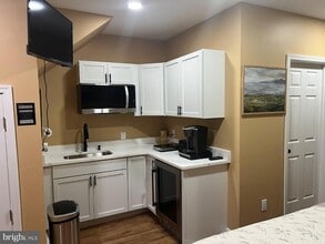 28 Woodfield Dr in Claymont, DE - Building Photo - Building Photo