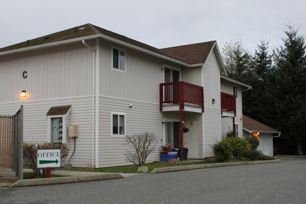 Lexy Manor in Oak Harbor, WA - Foto de edificio