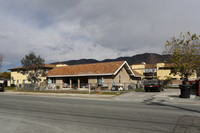 Park Village Delux in San Jacinto, CA - Foto de edificio - Building Photo