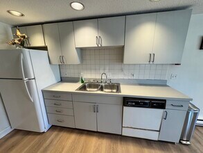 3 Pearl St in Groton, CT - Building Photo - Building Photo