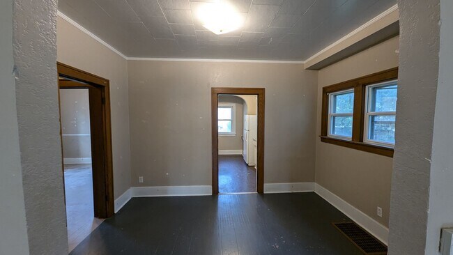 1924 Olive St in Cedar Falls, IA - Foto de edificio - Building Photo