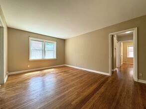 420 S Hanley Rd, Unit 1W in Clayton, MO - Building Photo - Building Photo