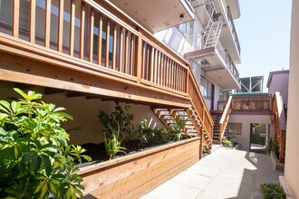 12 Panoramic in Berkeley, CA - Building Photo - Building Photo