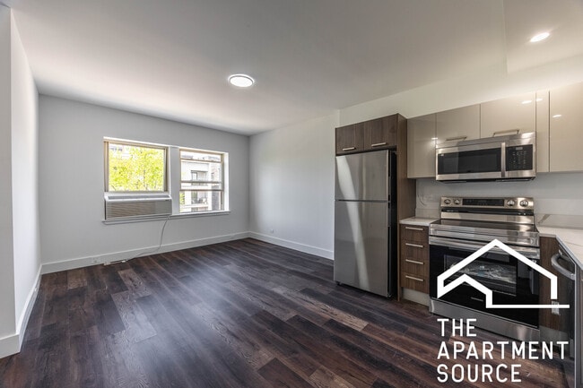 property at 1555 W Hollywood Ave