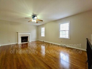 3462 Lansdowne Dr in Lexington, KY - Building Photo - Building Photo