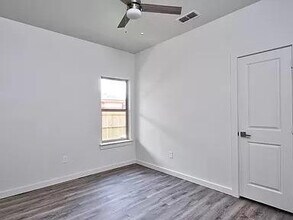 1217 N Evanston Ave in Lubbock, TX - Building Photo - Building Photo