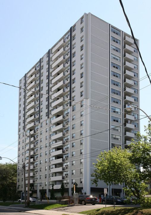 18 Brownlow in Toronto, ON - Building Photo