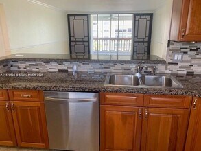 901 NE 14th Ave in Hallandale Beach, FL - Building Photo - Building Photo