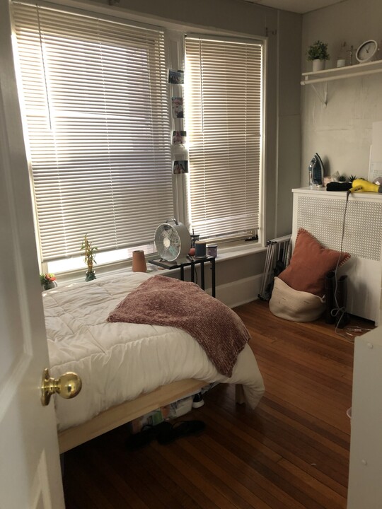 1025 Beacon St, Unit 4 in Brookline, MA - Foto de edificio