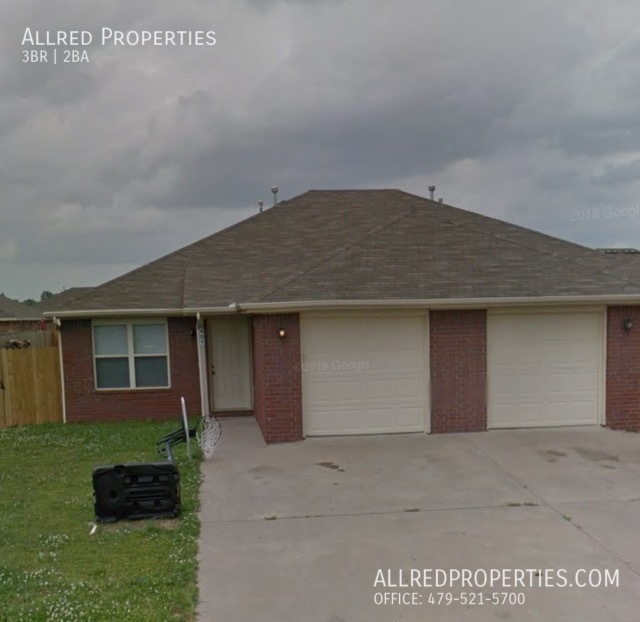 401 E Asher Ct in Rogers, AR - Building Photo - Building Photo