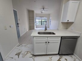 6137 Metrowest Blvd, Unit 6137 Metrowest Blvd. #308 in Orlando, FL - Building Photo