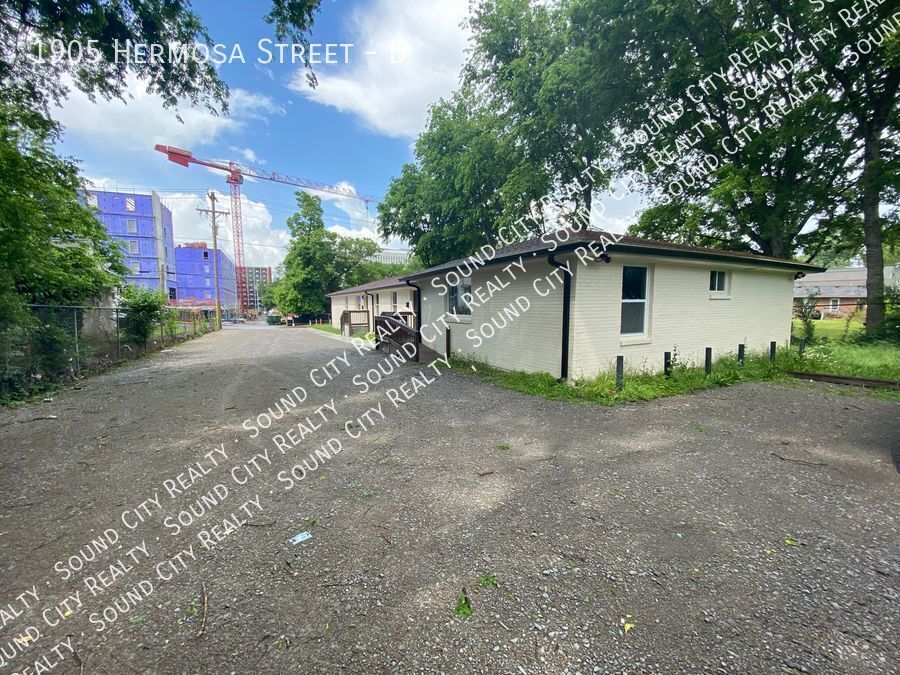 1905 Hermosa St in Nashville, TN - Building Photo