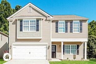 2226 McCampbell Wells Way in Knoxville, TN - Building Photo