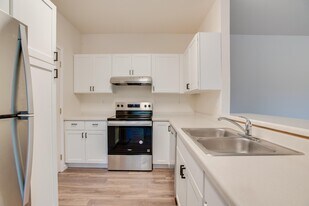 Park Ridge Apartments in Fargo, ND - Building Photo