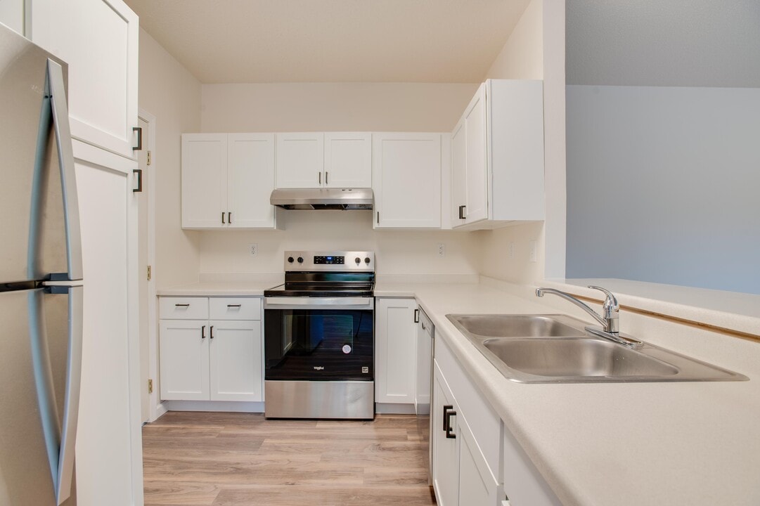 Park Ridge Apartments in Fargo, ND - Building Photo