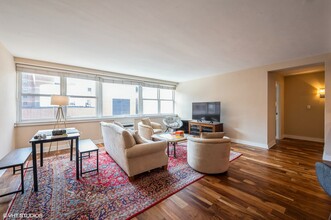 2300 N Commonwealth Ave in Chicago, IL - Building Photo - Building Photo