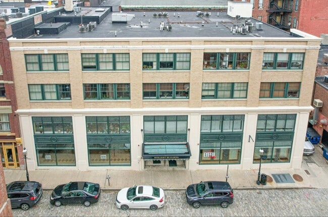 33 Middle St in Lowell, MA - Building Photo - Building Photo