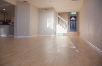 1406 Elliot Cir in Pleasanton, CA - Building Photo - Building Photo