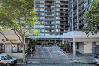 City Center Plaza in Oakland, CA - Building Photo - Building Photo