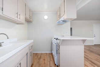 14624 Gault St in Van Nuys, CA - Building Photo - Interior Photo