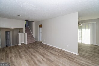 2215 Fairway Cir SW in Atlanta, GA - Building Photo - Building Photo