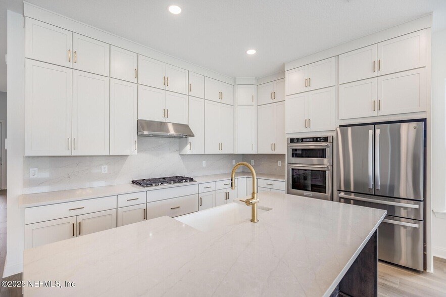 174 Pine Leaf Dr in St. Augustine, FL - Building Photo