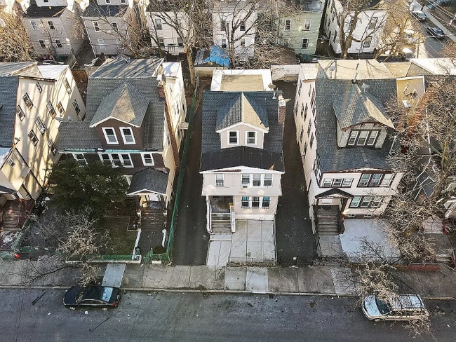 196 Shephard Ave, Unit 3 in Newark, NJ - Building Photo - Building Photo