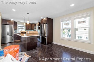 70 Stanley Ave, Unit #1 in Medford, MA - Building Photo