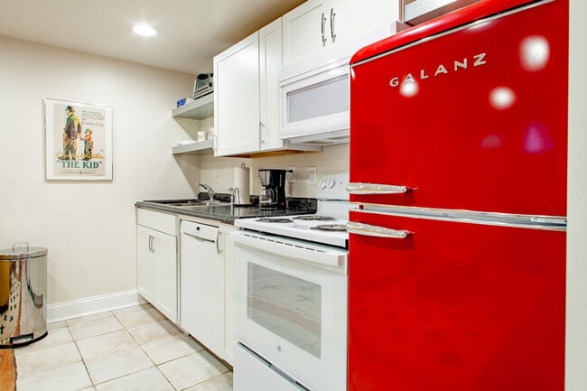 1223 Fairmont St NW