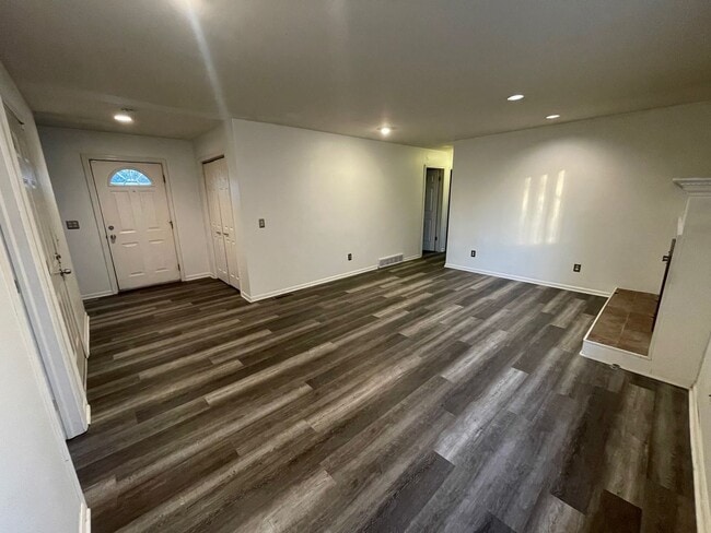 2021 W Twelve Mile Rd in Royal Oak, MI - Building Photo - Building Photo