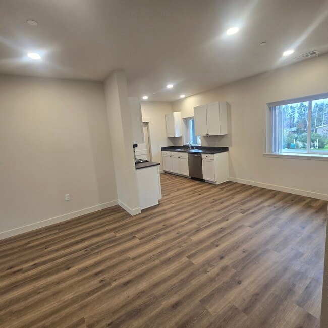 6077 N Libby Rd, Unit 6077 B North Libby in Paradise, CA - Foto de edificio - Building Photo