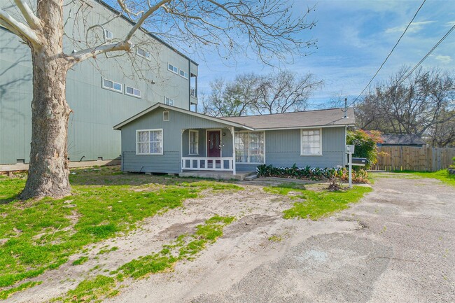 property at 1610 W 21st St