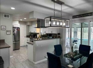 514 Luna Dr in Oceanside, CA - Building Photo - Building Photo