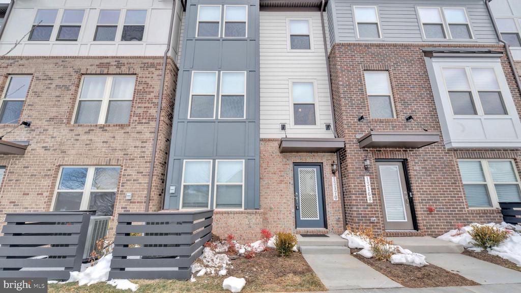 13170 Arches Rd in Herndon, VA - Building Photo