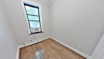 230 E 32nd St, Unit 1C in New York, NY - Building Photo