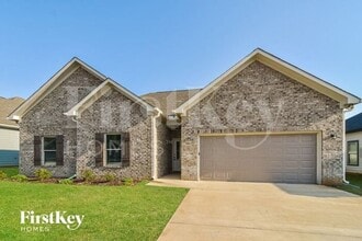 135 Avalon Wy in Clanton, AL - Building Photo - Building Photo