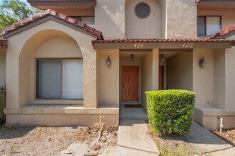424 Club Dr in Winter Springs, FL - Building Photo - Building Photo